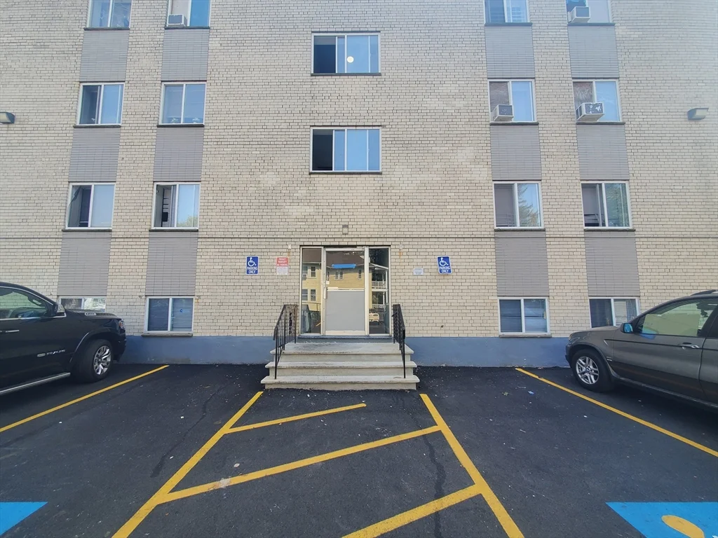 760 Cummins Highway, Mattapan