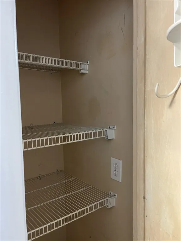 12 Woodland St, Everett