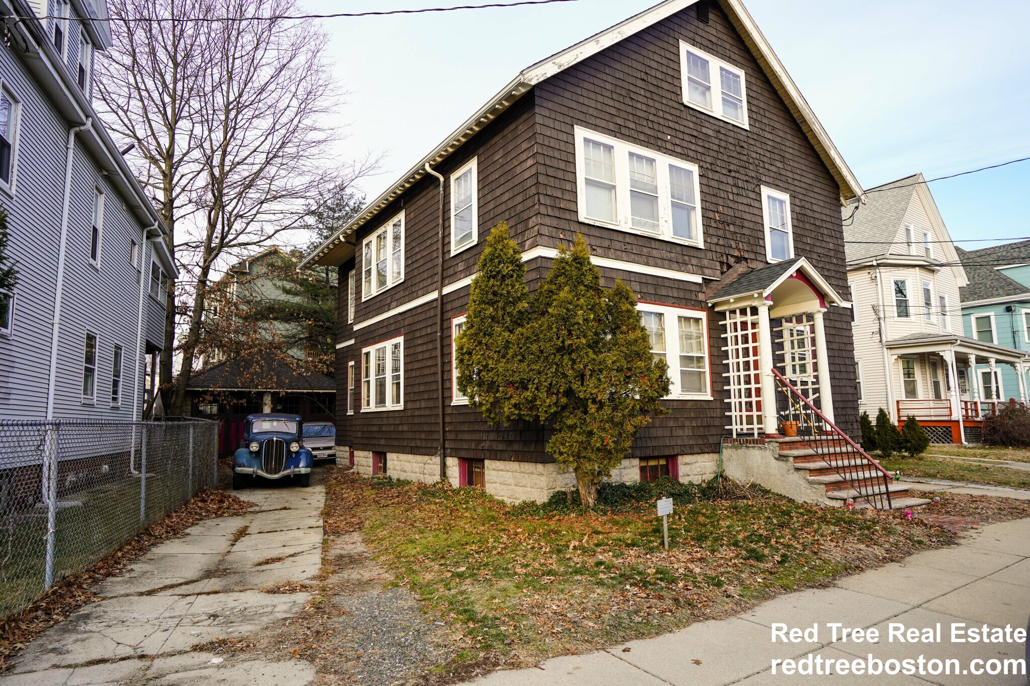 24 Oak Square Ave, Oak Square