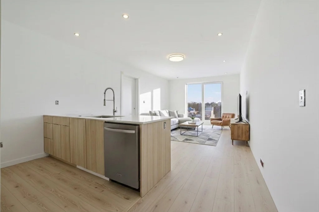 1035 Commonwealth Ave, Allston