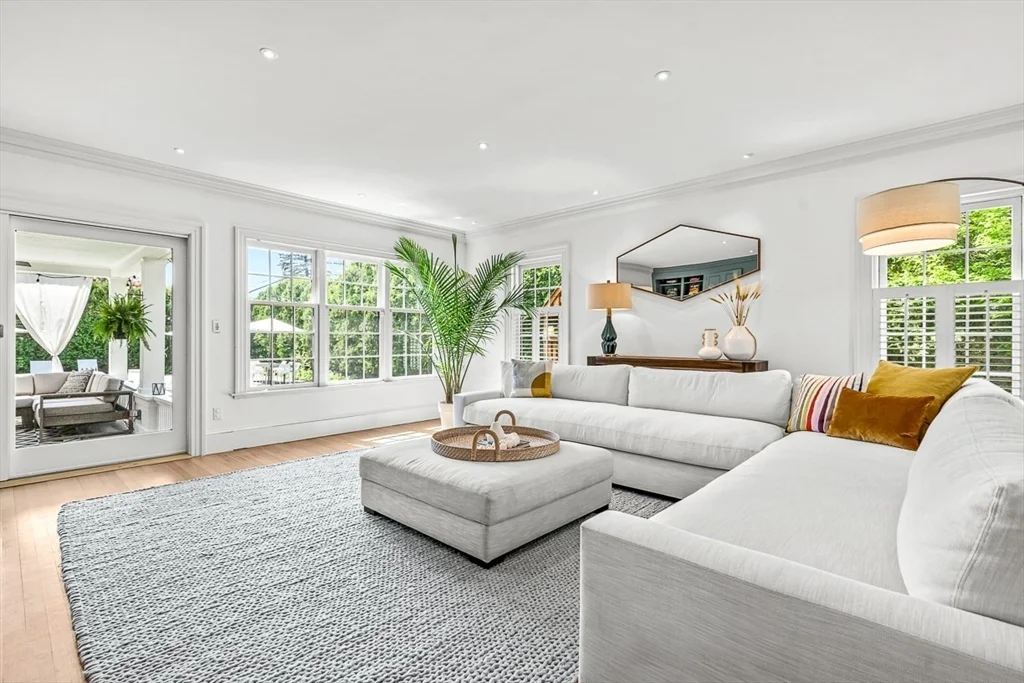 54 Wedgemere Ave, Wedgemere