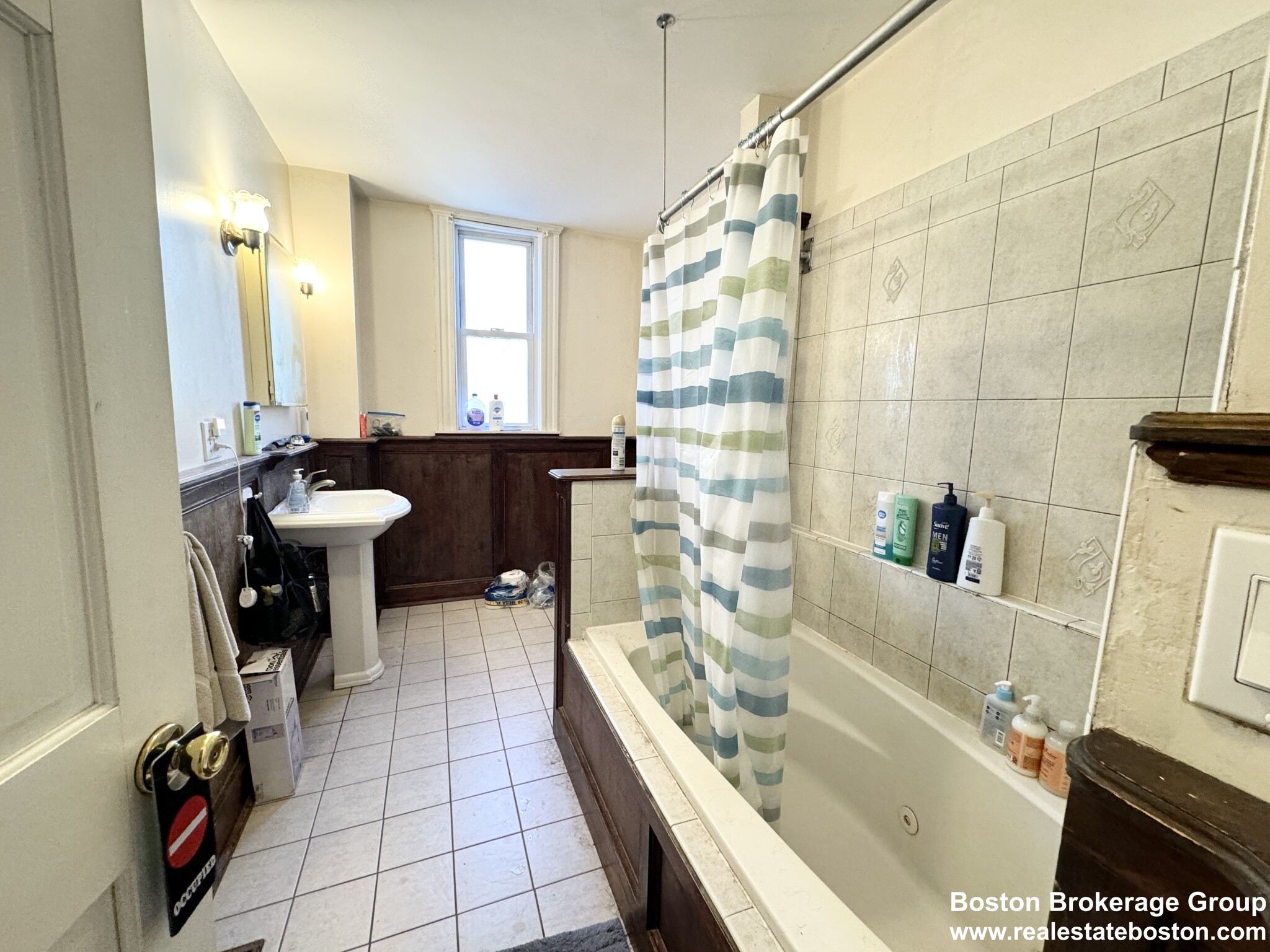 37 Hillside St, Mission Hill