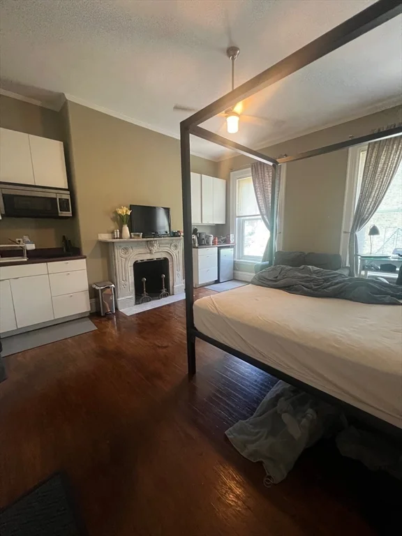 323 Beacon, Back Bay