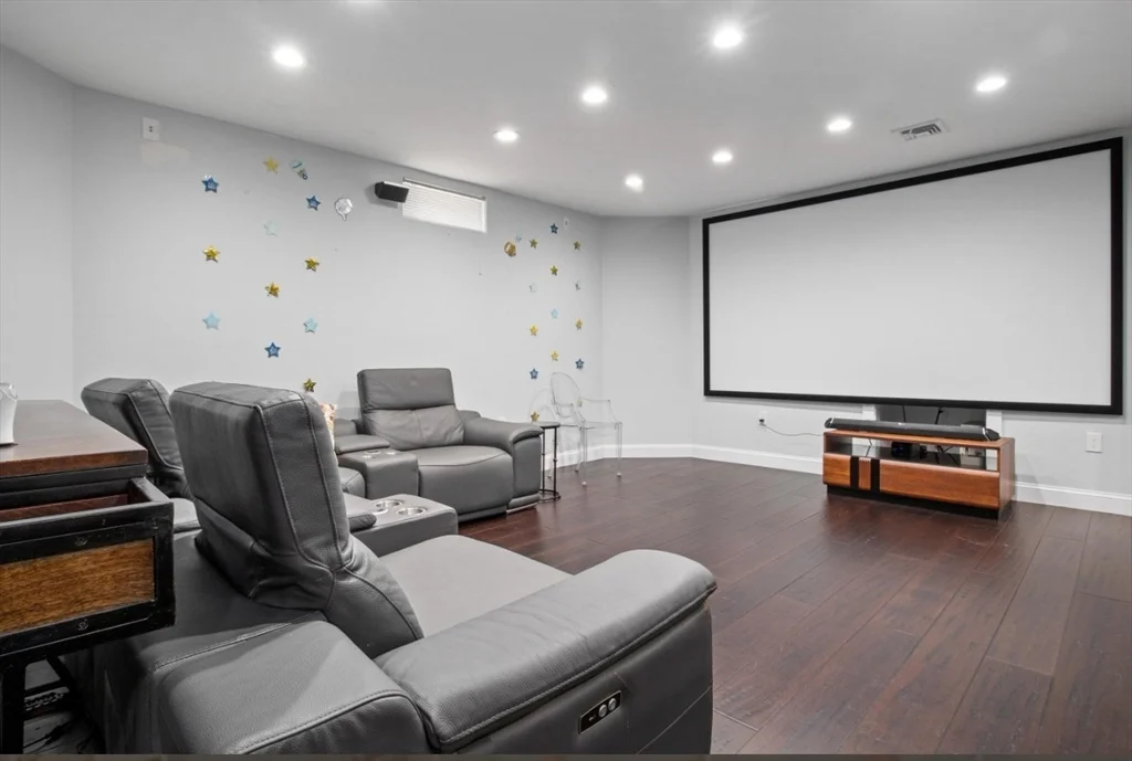 77 Hound Pack Cir, Walpole