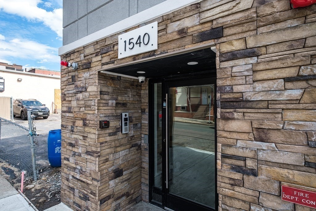 1540 North Shore Rd, Revere