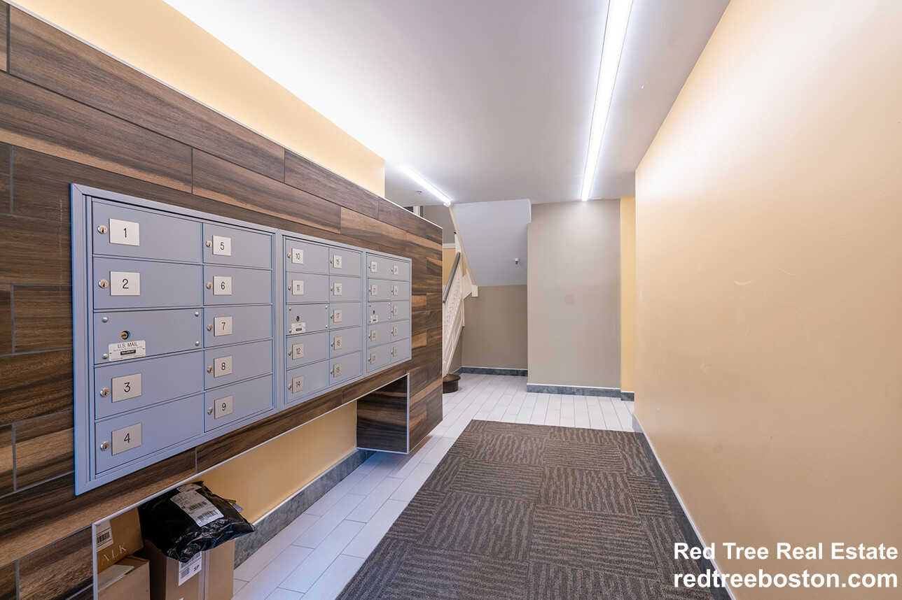 35 Park Dr, Fenway