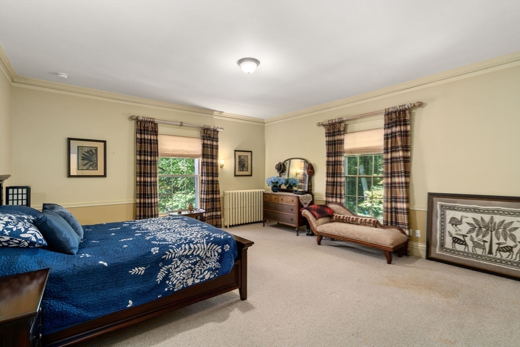 62 Old River Pl, Dedham