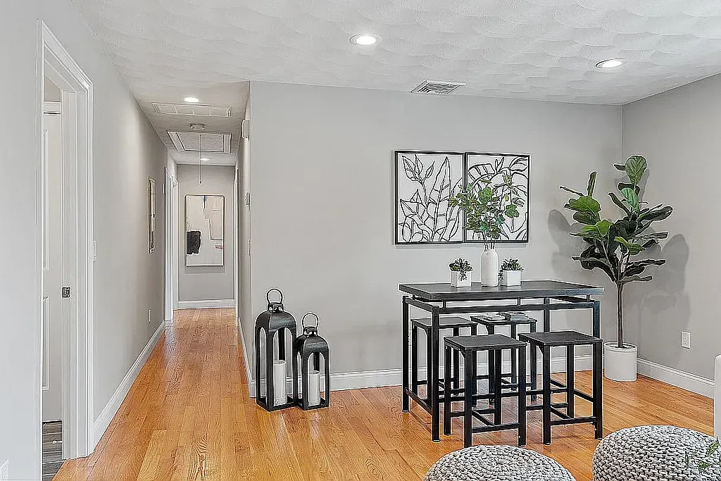 25 Hopkins St, Revere