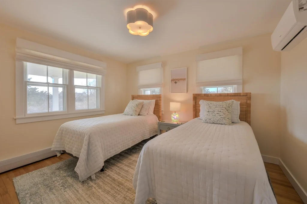 63 Monomoy Rd, Monomoy