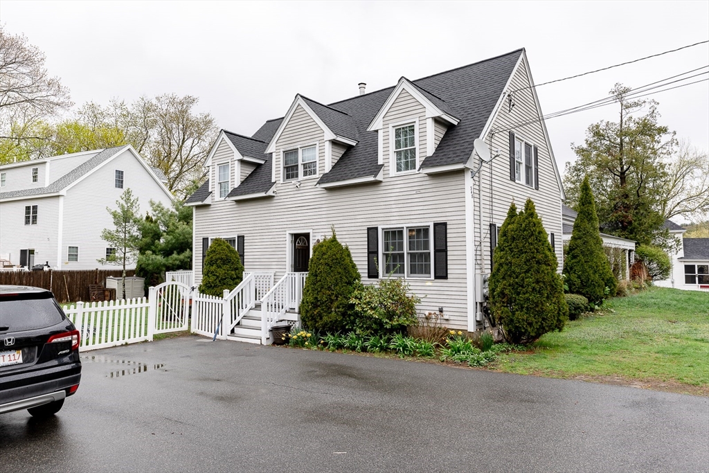 348 Osgood St, North Andover