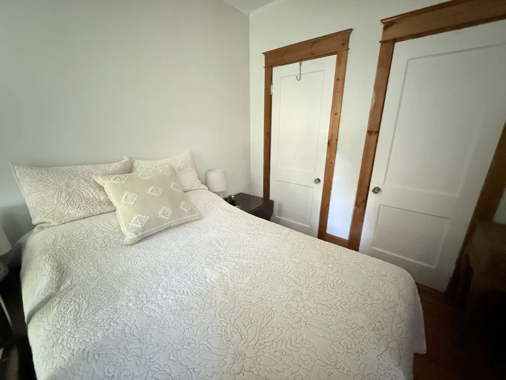 9 Underwood St, West Side