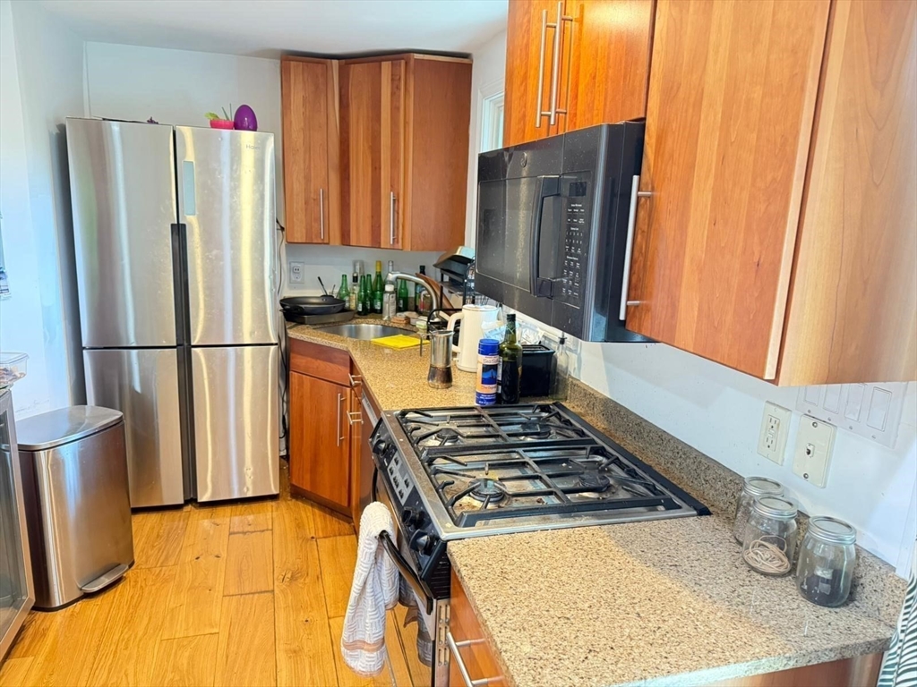 715 Hammond St, Chestnut Hill