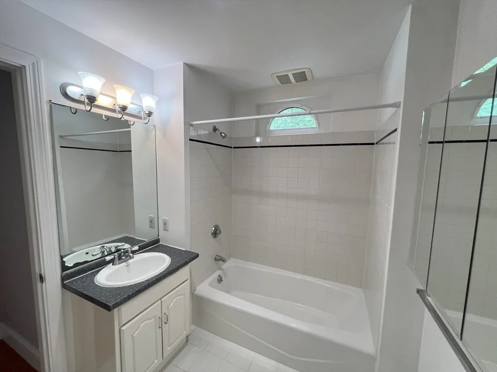 19 Maple St, Auburndale