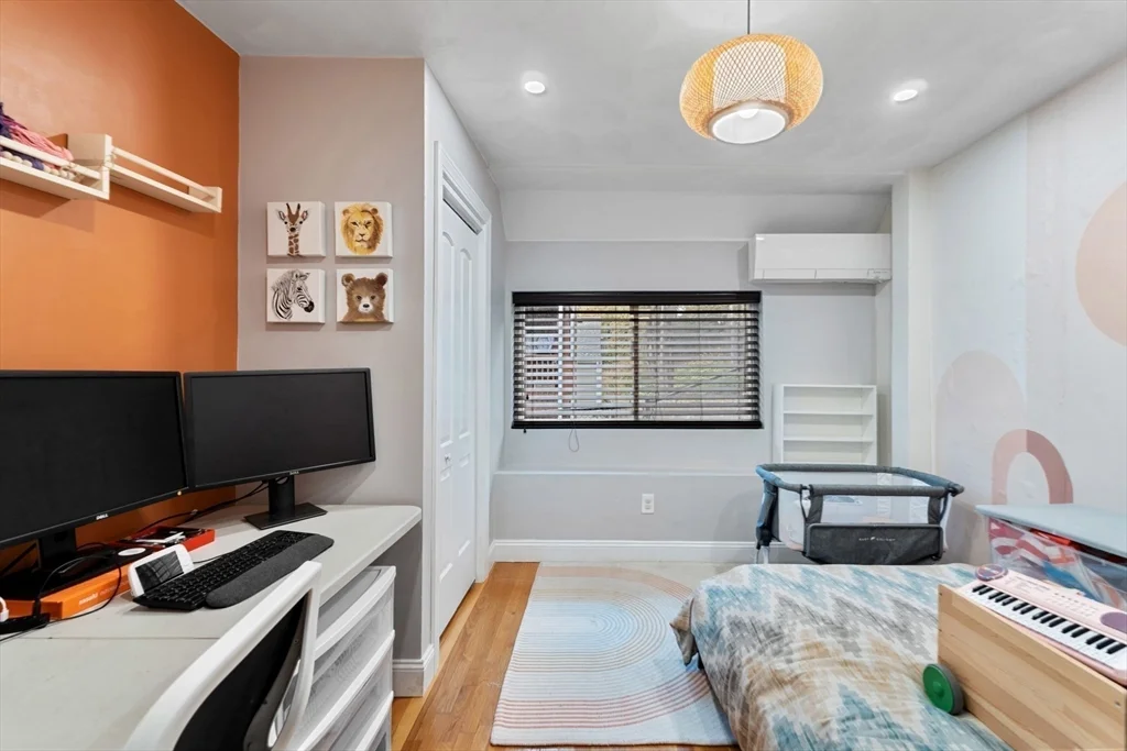 890 Winthrop Ave, Beachmont