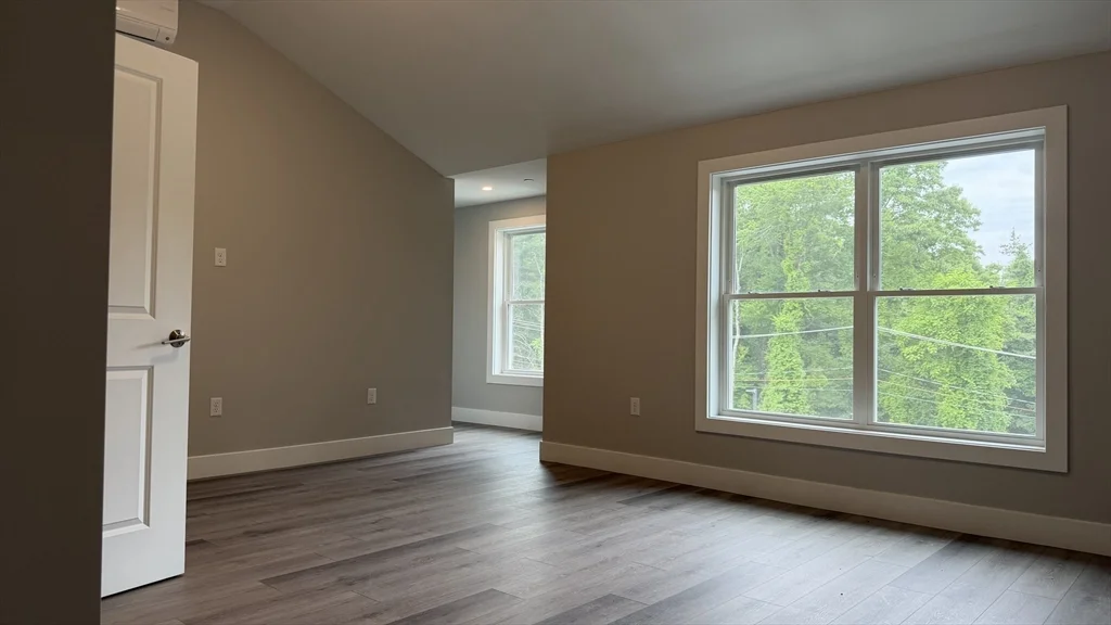 251 Sladen St, Dracut