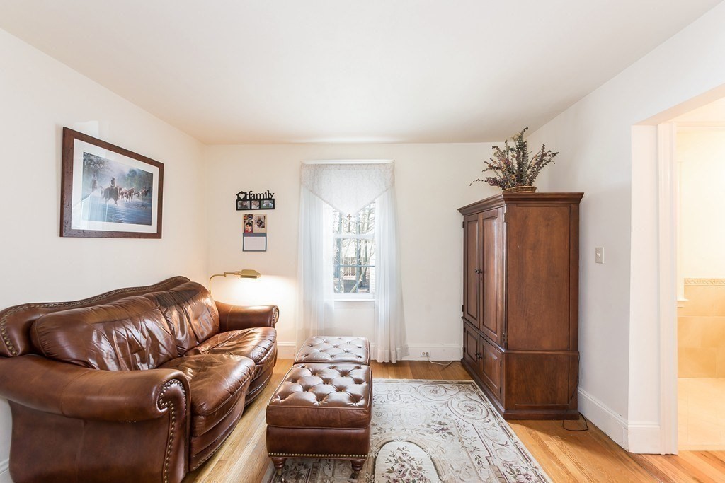 62 Evergreen Ave, Newton