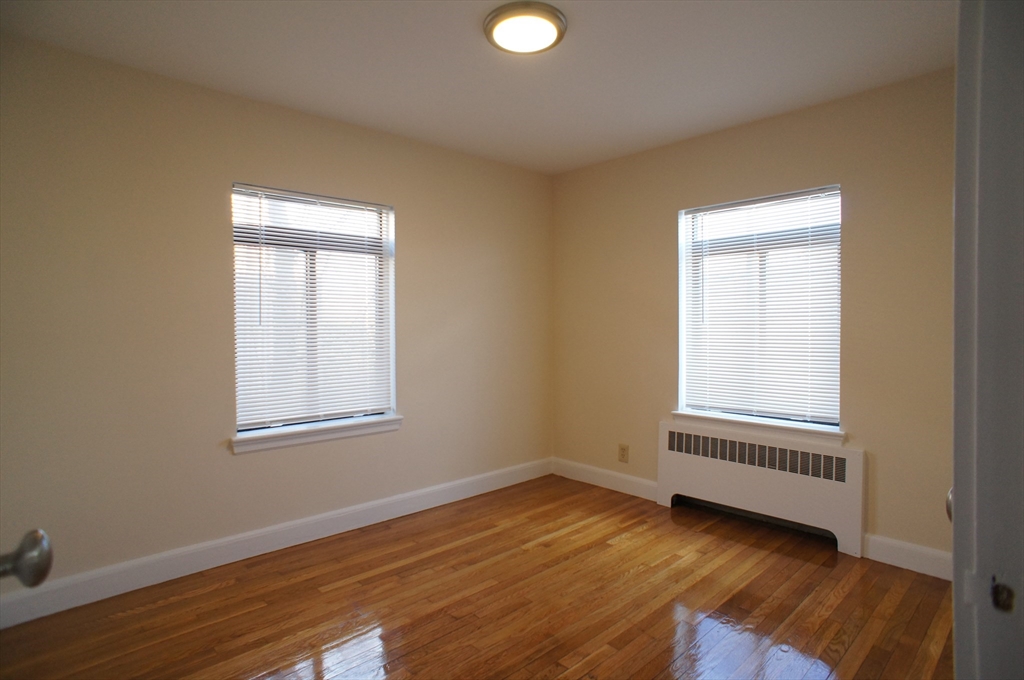 425 Newport Ave, Quincy