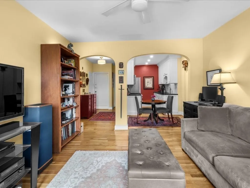 228 Commonwealth Ave, Back Bay