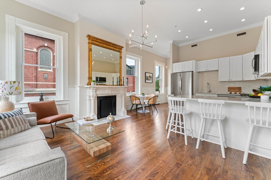 85 Regent St, Roxbury