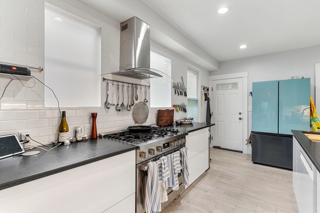 148 Lakeview Ave, West Cambridge