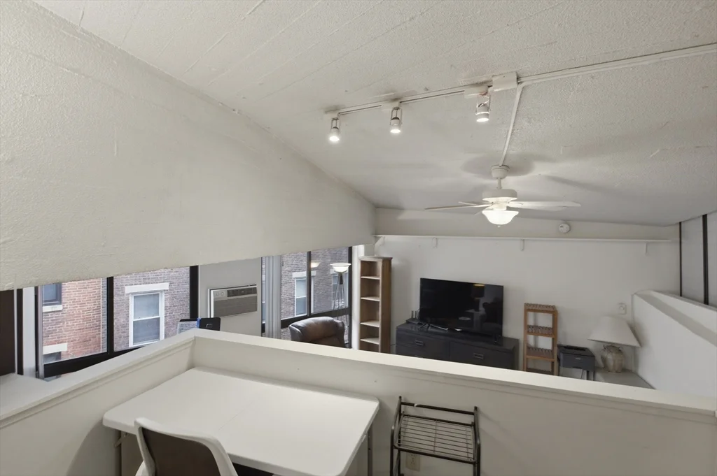 12 Stoneholm St, Back Bay