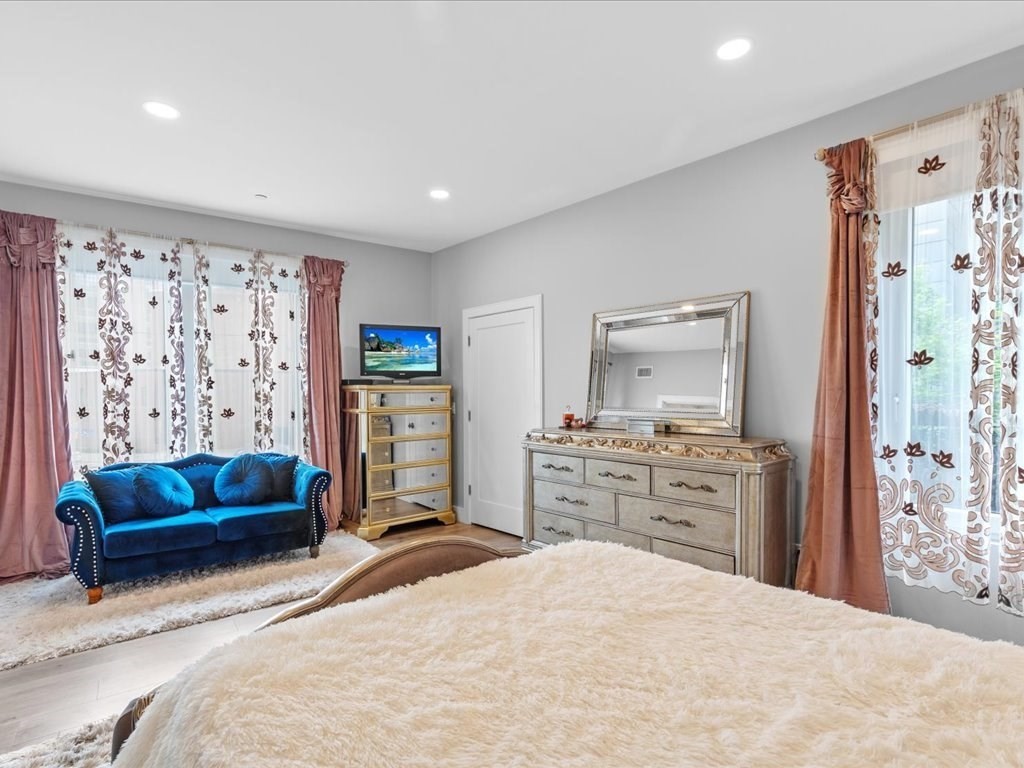 610 Rutherford Ave, Charlestown