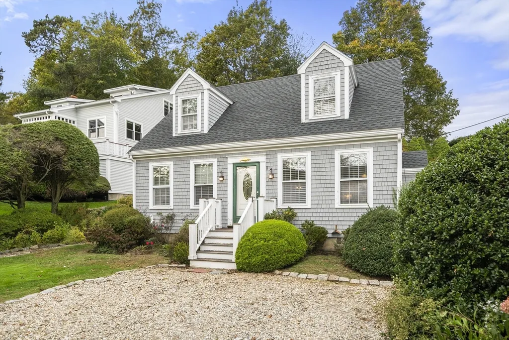 11 Gingerbread Hill, Marblehead