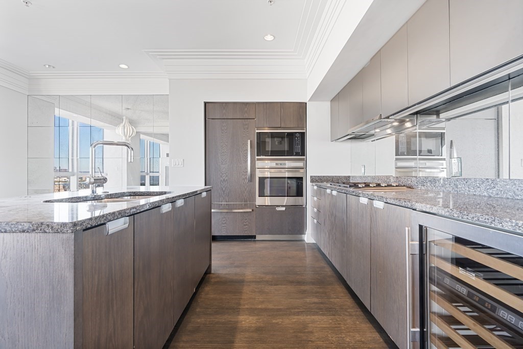 110 Stuart St, Downtown