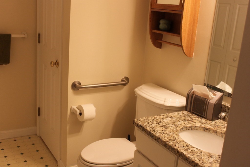 7 Deer Run Dr, Shrewsbury