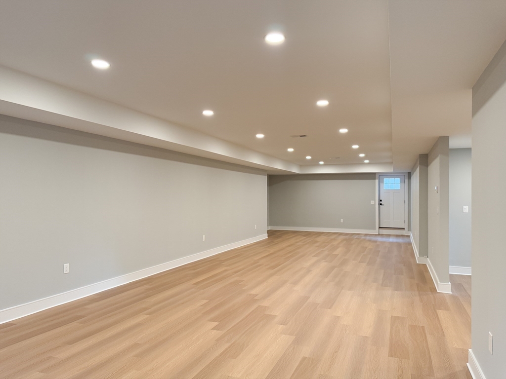 71 Harwich Rd, Chestnut Hill