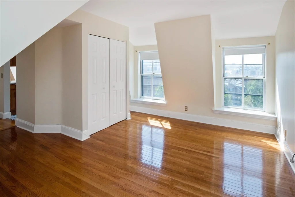 42 W Newton St, South End