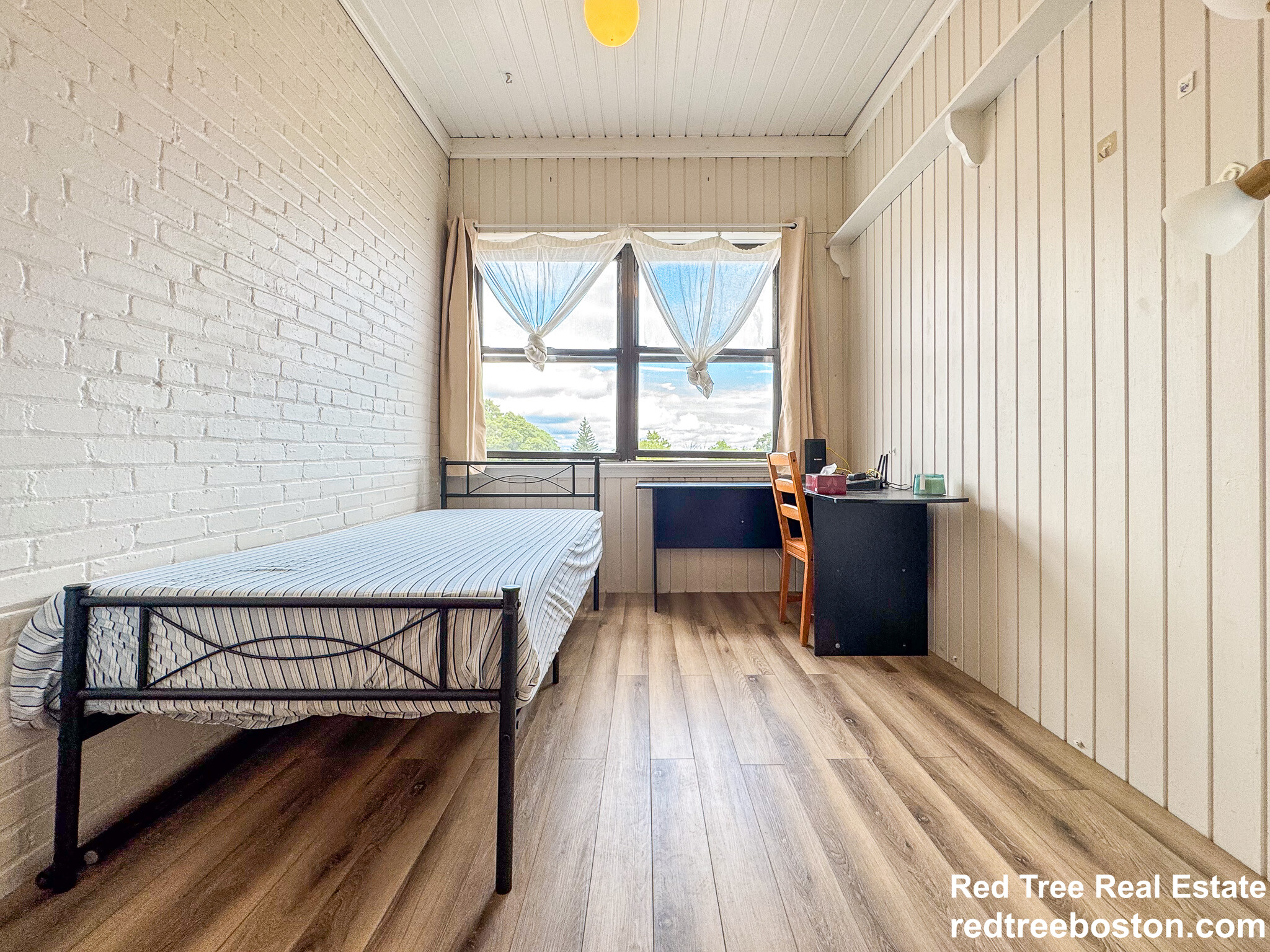 313 Summit Ave, Brighton