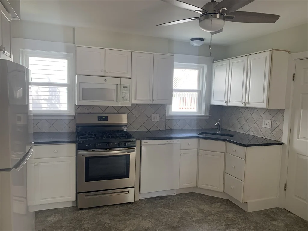 17 Hamblin Rd, South Waltham