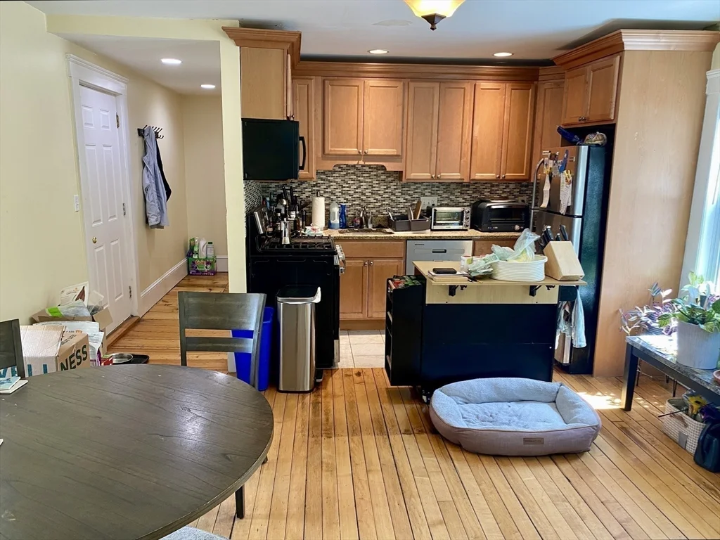 30 Maple Ave, North Andover