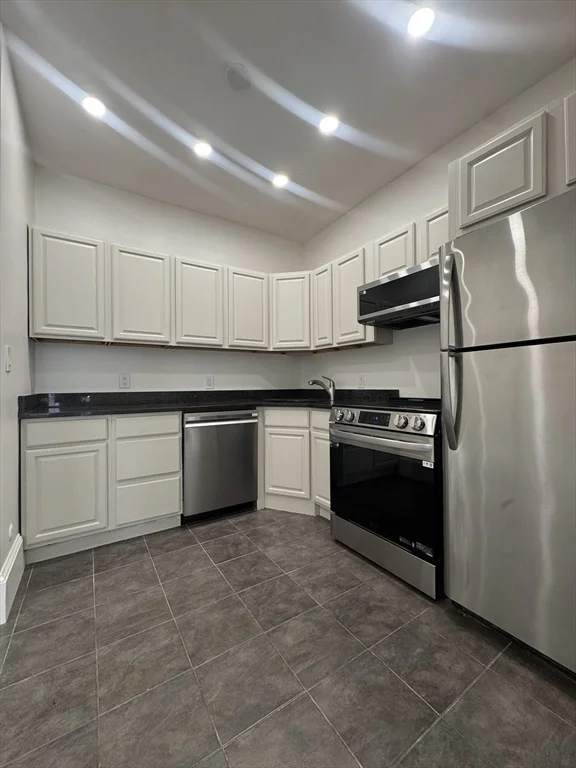 1082 Commonwealth Ave, Allston