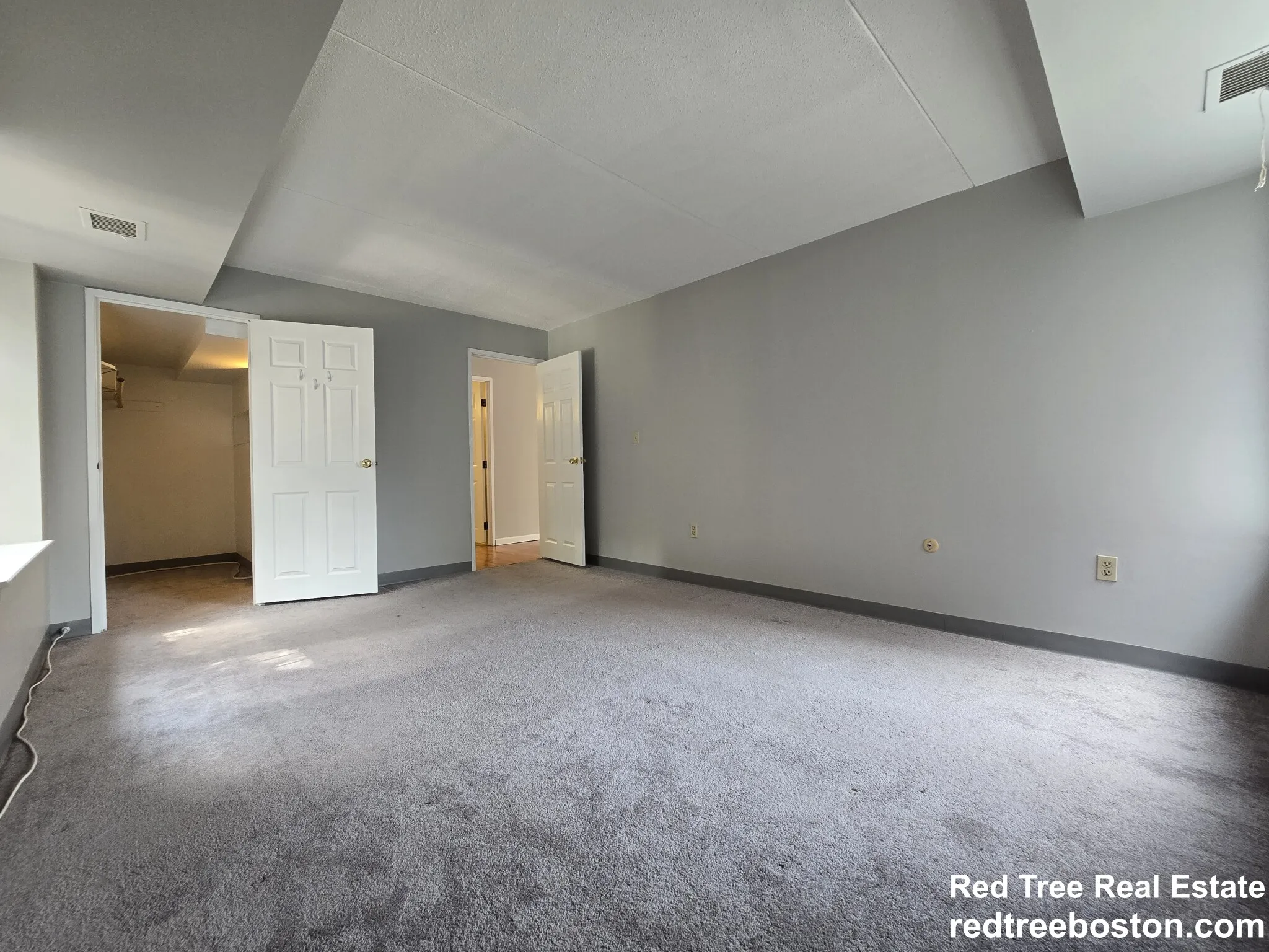 1243 Beacon St, Coolidge Corner