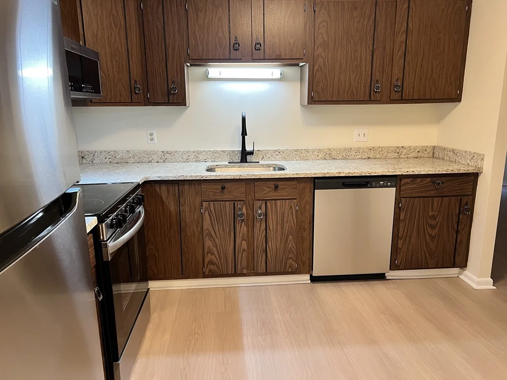 1002 Paradise Rd, Swampscott