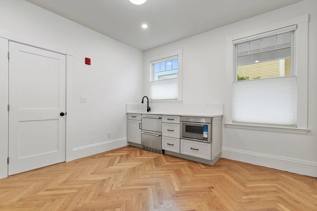 32 Beacon, Gloucester