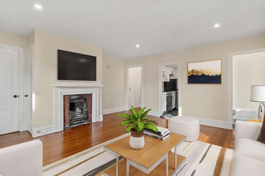 41 Concord Ave, Neighborhood Nine