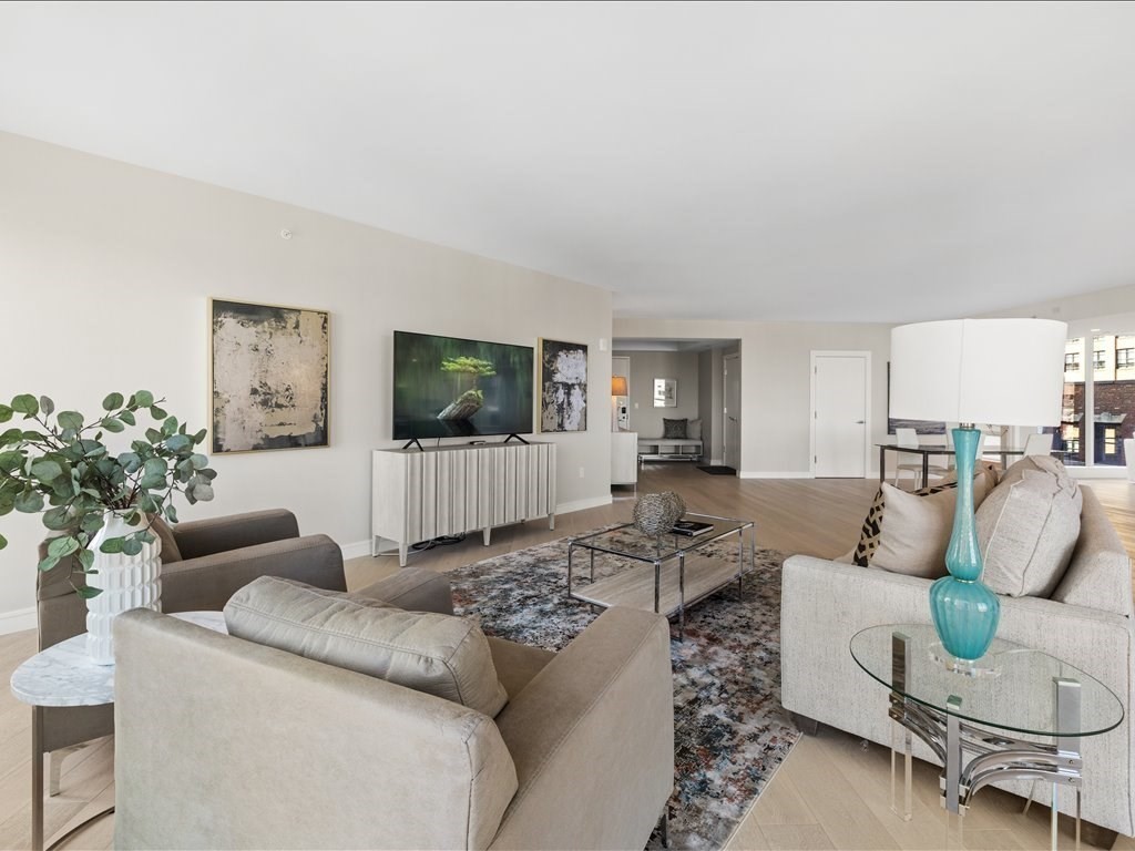 110 Broad St, Waterfront