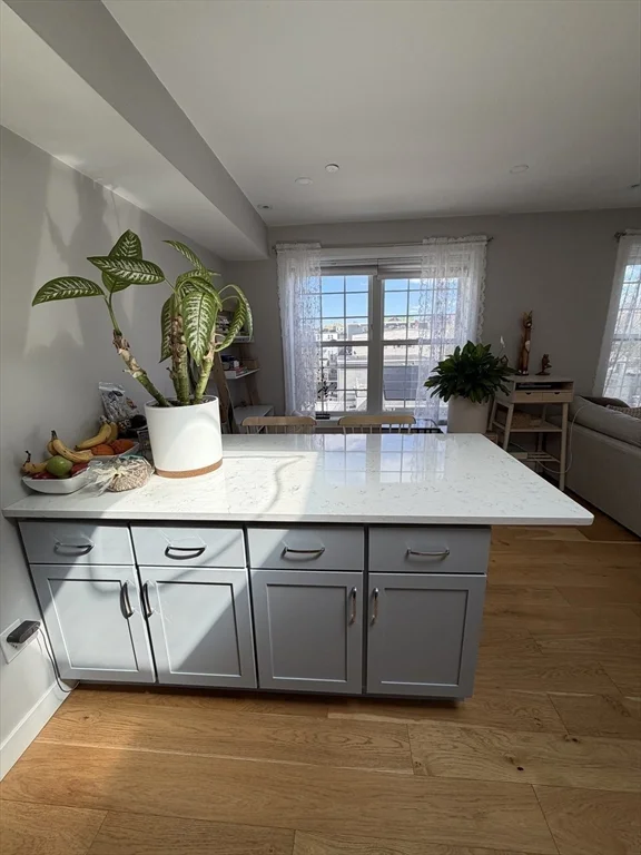 10 Everett St, East Boston