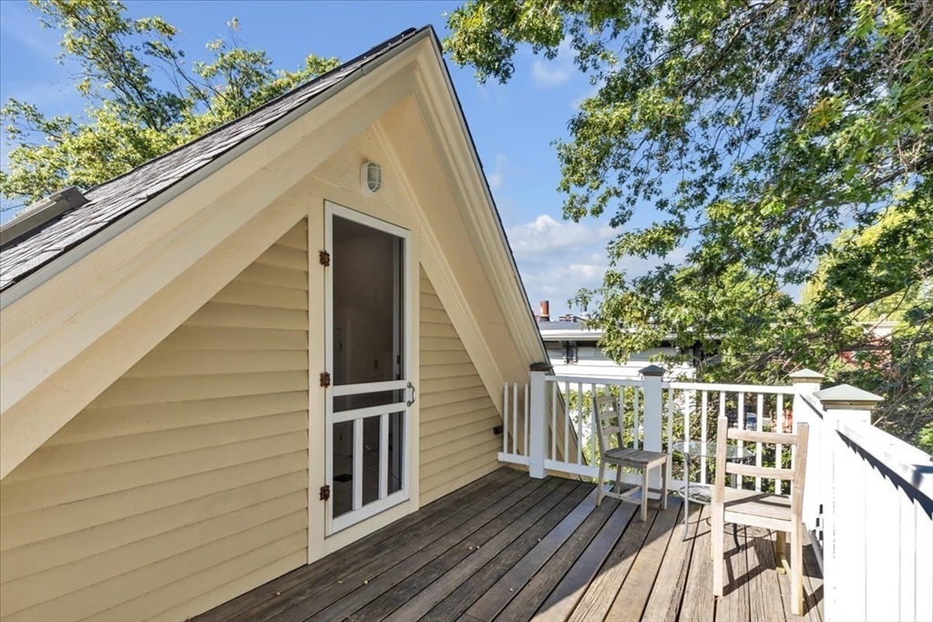 325 Western Ave, Riverside