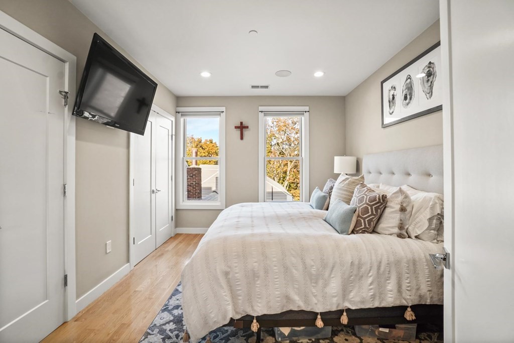 280 Gold St, South Boston