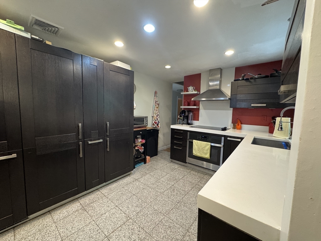 45 Dexter Rd, Newtonville