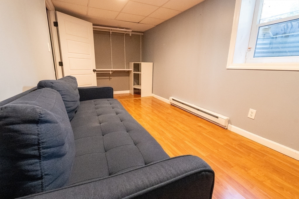 28 Harding Ter, Dedham