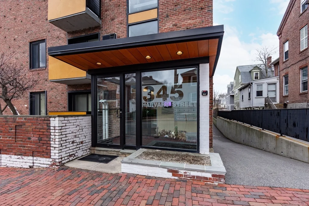 345 Harvard St, Harvard Square