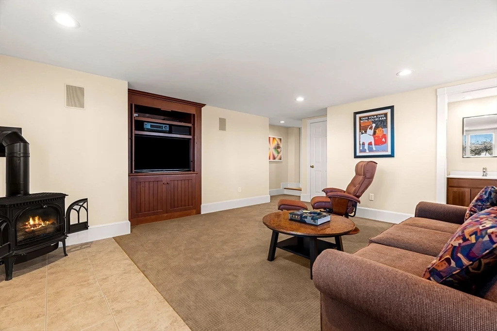 30R Harbor St, Danversport