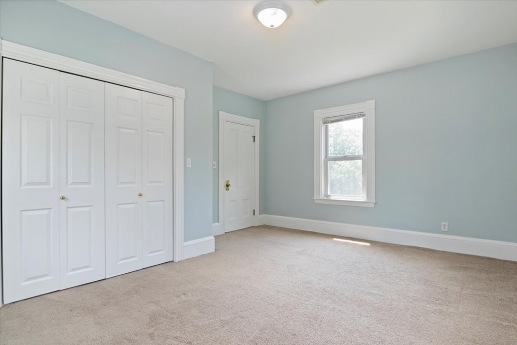 40 Whitehall St, East Dedham