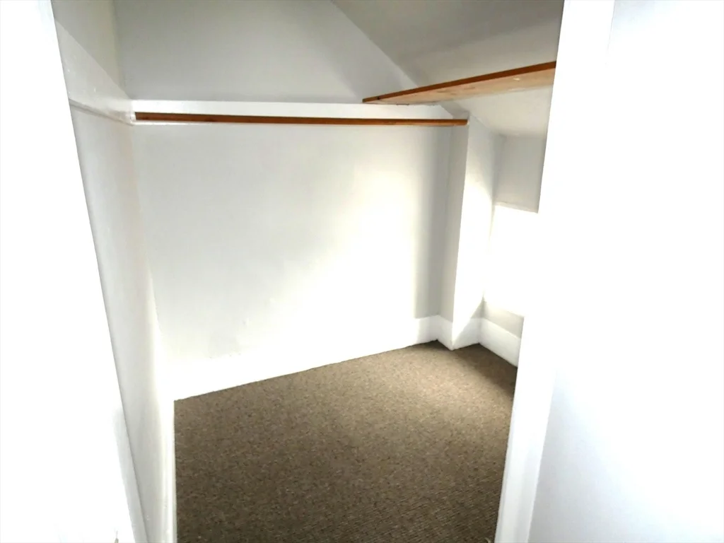 7 Greenwood St, Wakefield