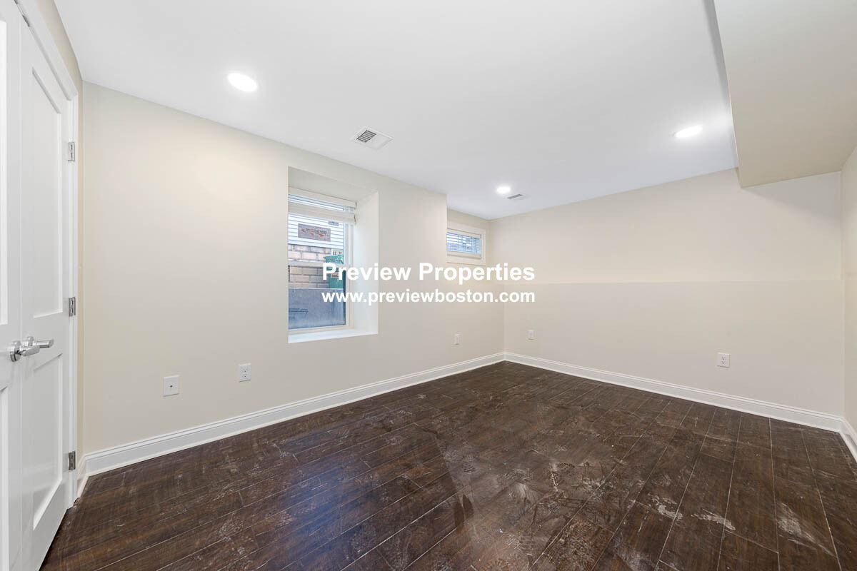 70 Stanley Ave, South Medford